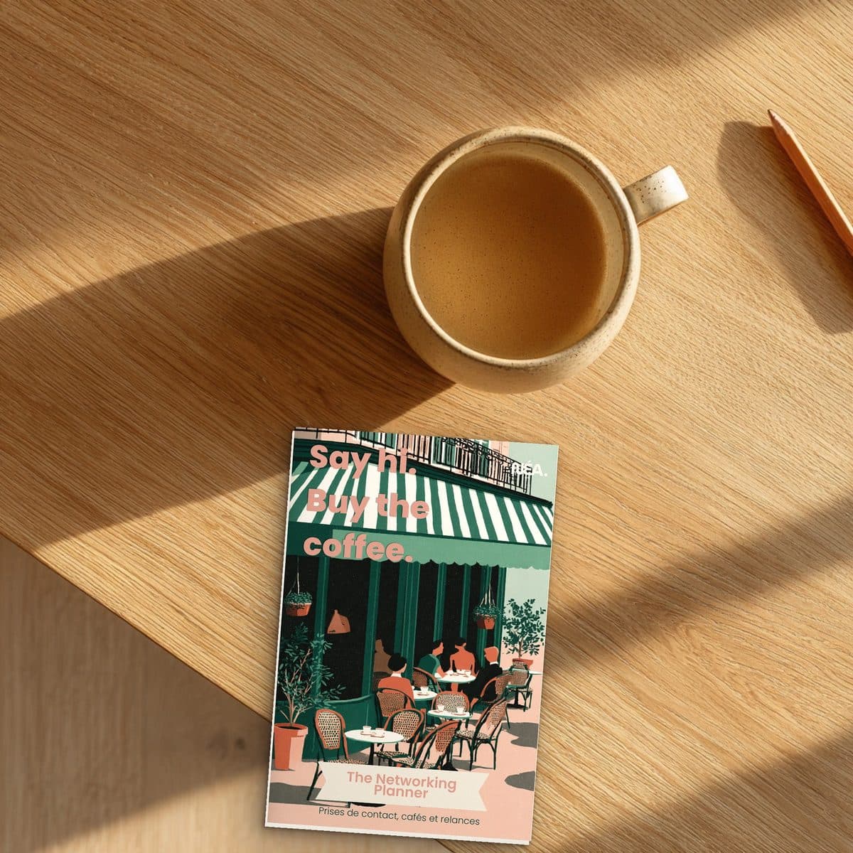 Planner de networking et carnet de contacts sur un bureau